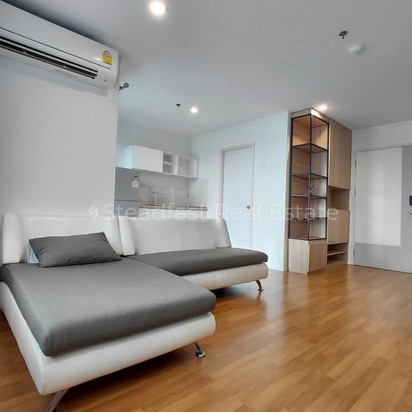 bedroom of Lumpini Place Pinklao