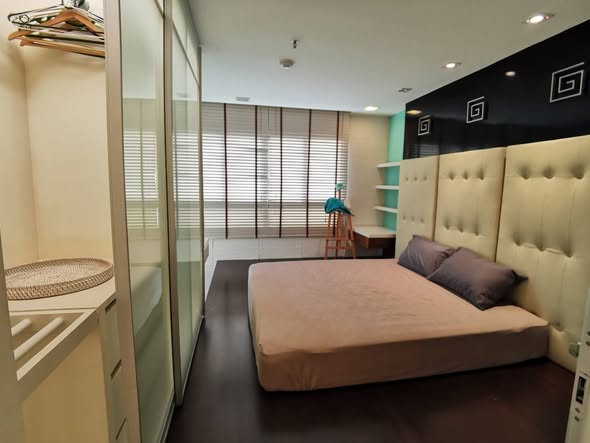 bedroom and room interior of Lumpini Place Pinklao