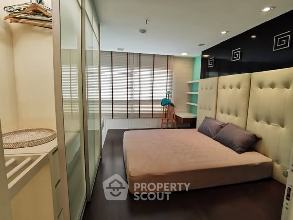 bedroom and room interior of Lumpini Place Pinklao