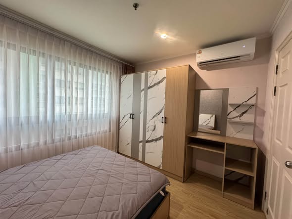 bedroom and room interior of Lumpini Place Ratchada-Tha Phra