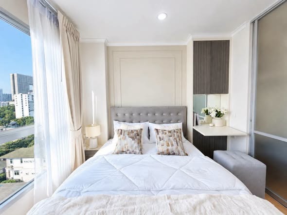 bedroom of Lumpini Place Ratchayotin