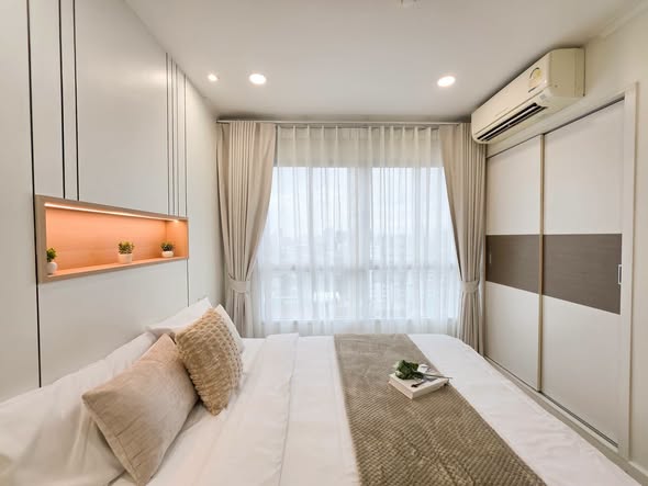 bedroom and bathroom of Lumpini Place Ratchayotin