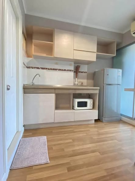 kitchen of Lumpini Place Ratchayotin