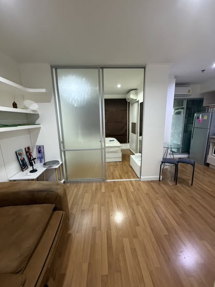room interior of Lumpini Place Ratchayotin