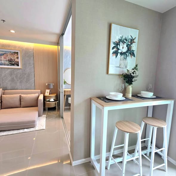 living room and bathroom of Lumpini Seaview Jomtien