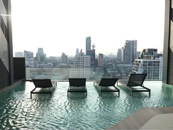 pool of Lumpini Selected Sutthisan – Saphan Khwai