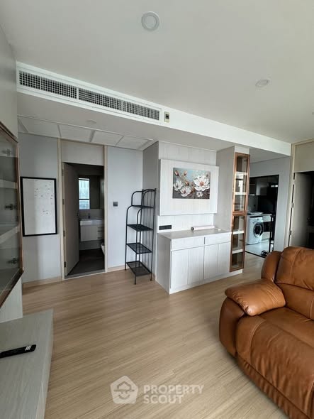 living room and room interior of Lumpini Suite Phetchaburi – Makkasan