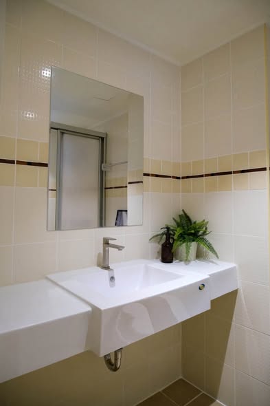 bathroom of Lumpini Ville Cultural Center