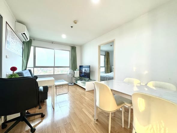 bedroom and living room of Lumpini Ville Naklua – Wong Amat BuildingC