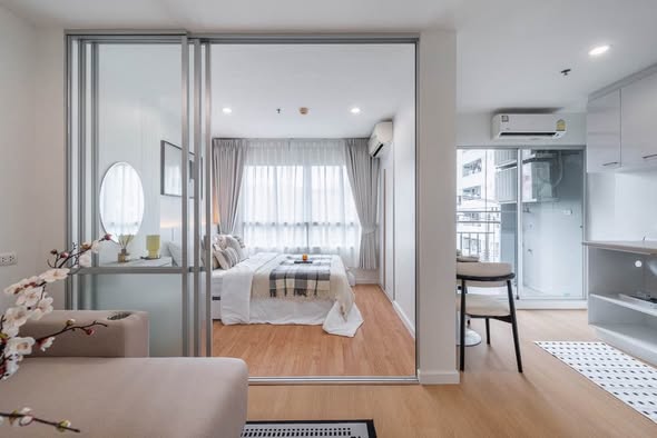 bedroom and room interior of Lumpini Ville Ramkhamhaeng 60/2