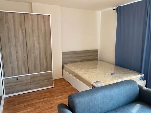 bedroom and room interior of Lumpini ville Sukhumvit 101/1