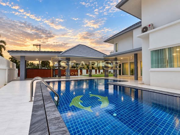 pool of Luxurious Pool Villa 4 Bedrooms 250 Sqm