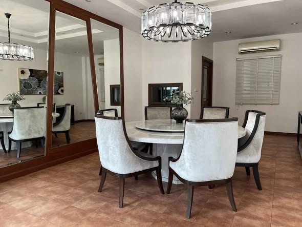 room interior of Luxury pool villa 604