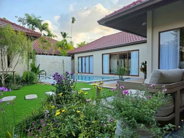 LUXURY PRIVATE POOL VILLA