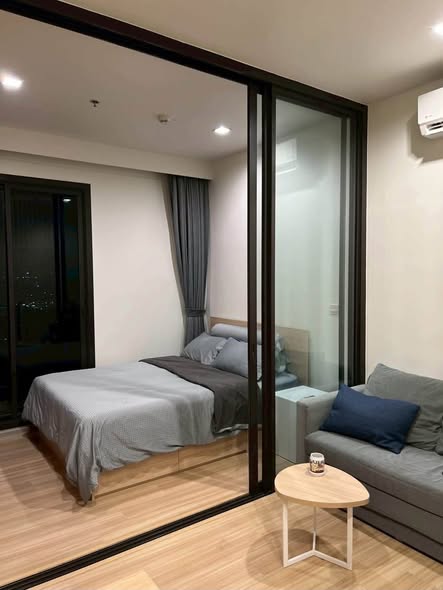 bedroom and room interior of M Jatujak