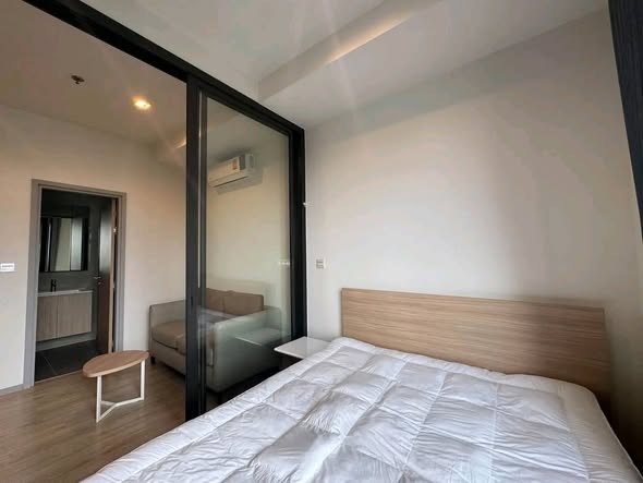 bedroom and room interior of M Jatujak