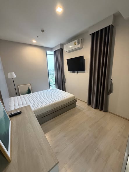 bedroom of M Thonglor 10