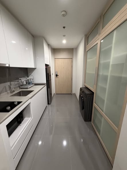 room interior and bathroom of M Thonglor 10