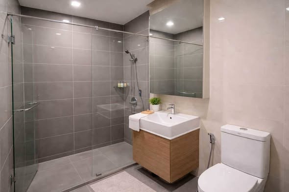 room interior and bathroom of M Thonglor 10