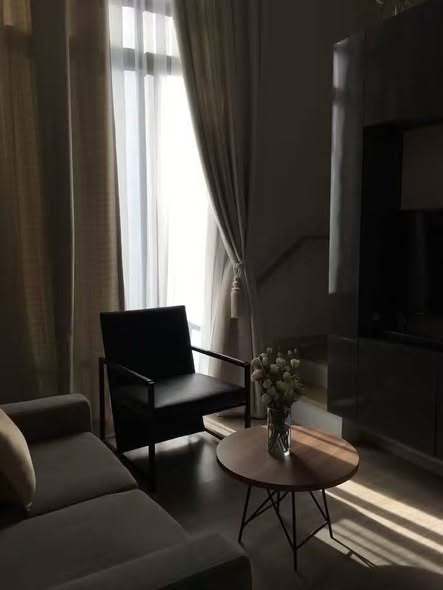 bedroom and living room of Maestro 02 Ruamrudee