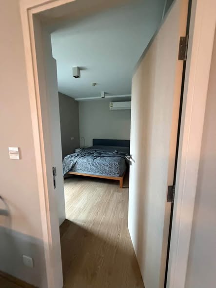 bedroom and room interior of Maestro 39 Sukhumvit 39