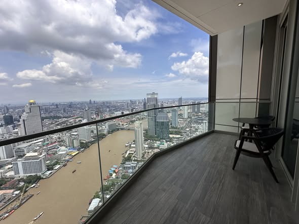 Magnolias Waterfront Residences