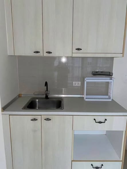 kitchen of Manor Sanambinnam