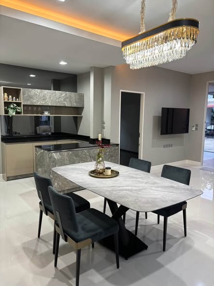 room interior and kitchen of Mantana 2 Bangna Km. 7