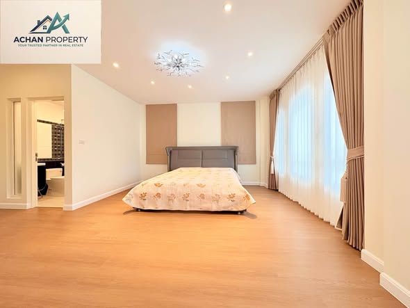 bedroom and room interior of Manthana Rama 9-Srinakarin