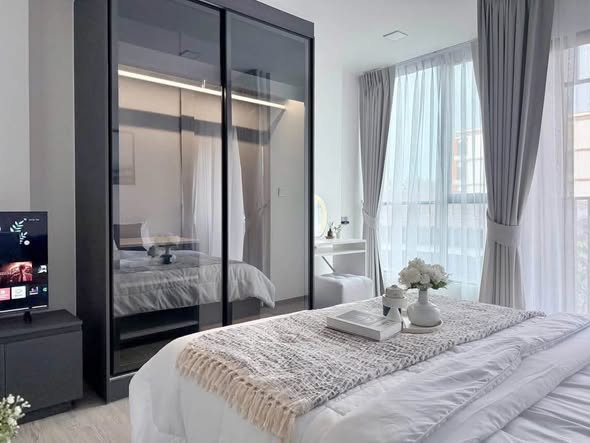 bedroom and room interior of Maroon Ratchada 32 (สำนักงานขาย)
