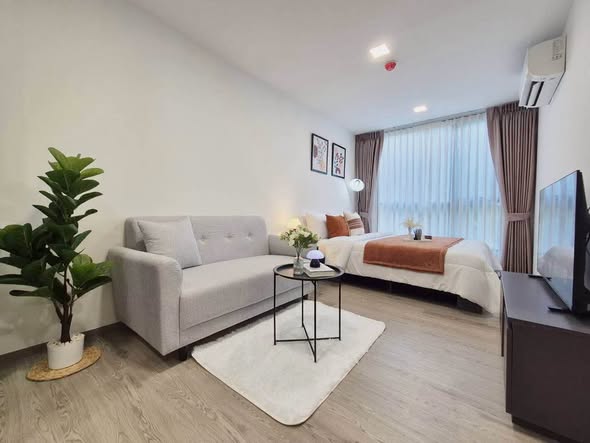 living room and bedroom of Maroon Ratchada 32 (สำนักงานขาย)