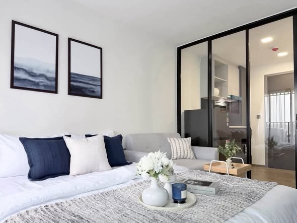 living room and bedroom and room interior of Maroon Ratchada 32 (สำนักงานขาย)