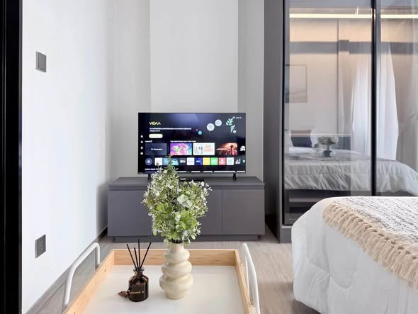living room and bedroom and room interior of Maroon Ratchada 32 (สำนักงานขาย)