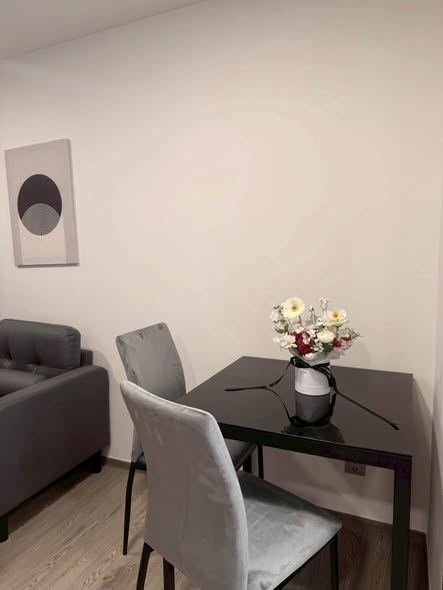 room interior of Maroon Ratchada 32 (สำนักงานขาย)