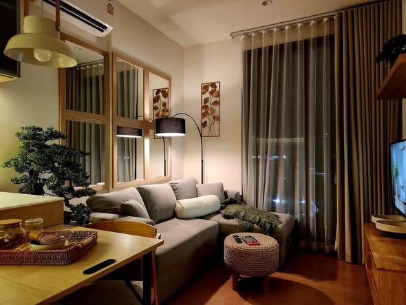 bedroom and living room of MARU Ekkamai 2