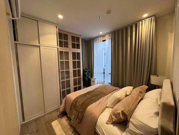 bedroom and room interior of MARU Ekkamai 2