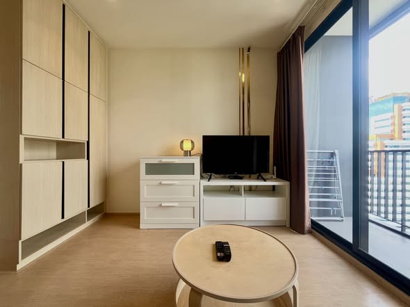 bedroom and room interior of MARU Ekkamai 2