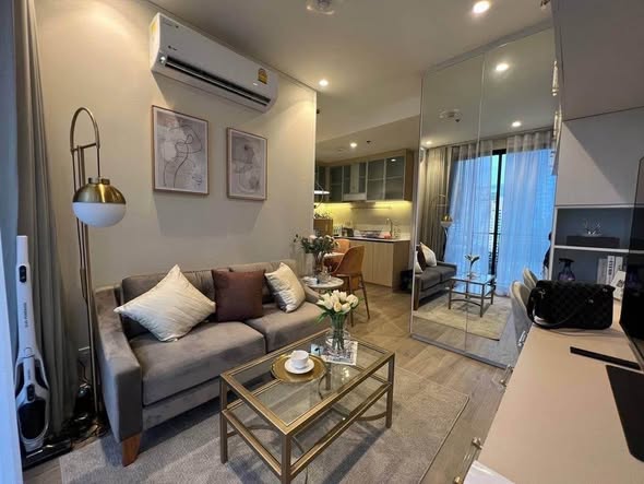 living room of MARU Ekkamai 2