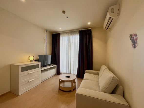 living room and bedroom of MARU Ekkamai 2