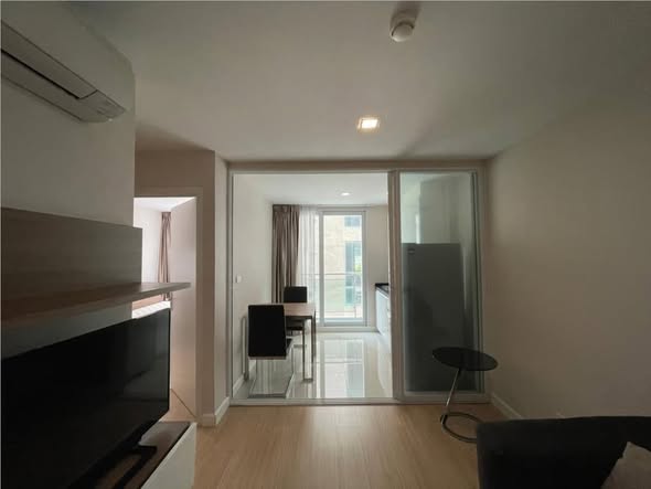 bedroom of Mayfair Place Sukhumvit 64