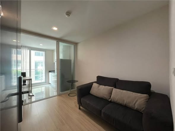 room interior of Mayfair Place Sukhumvit 64