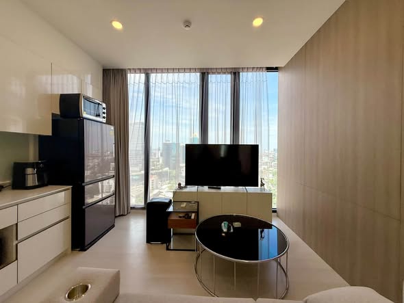 living room and room interior of แมสซารีน รัชโยธิน | Mazarine Ratchayothin by Grand Unity