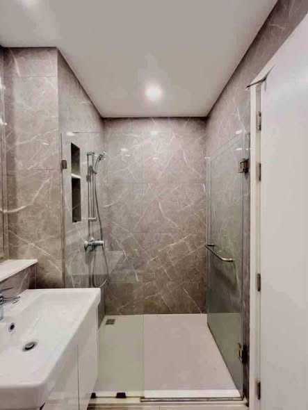 bathroom of Metris Lat Phrao