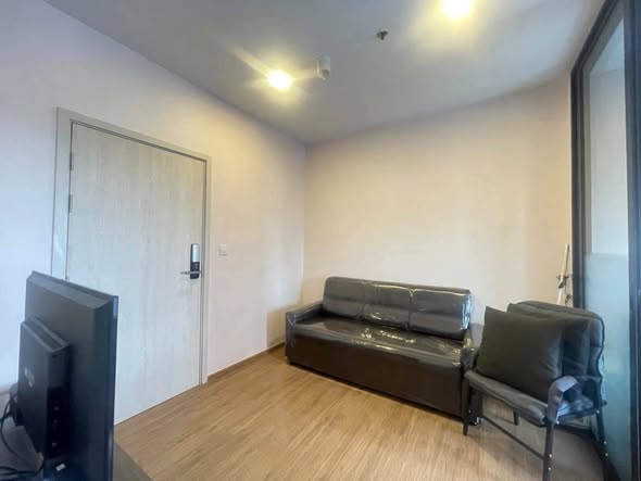 living room and room interior of Metris Rama 9-Ramkumhang