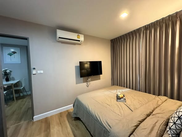 bedroom and room interior of Metro Luxe Ratchada