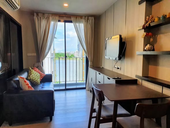 Metro Luxe Riverfront Rattanathibet