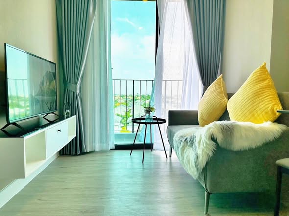 living room of Metro Luxe Riverfront Rattanathibet