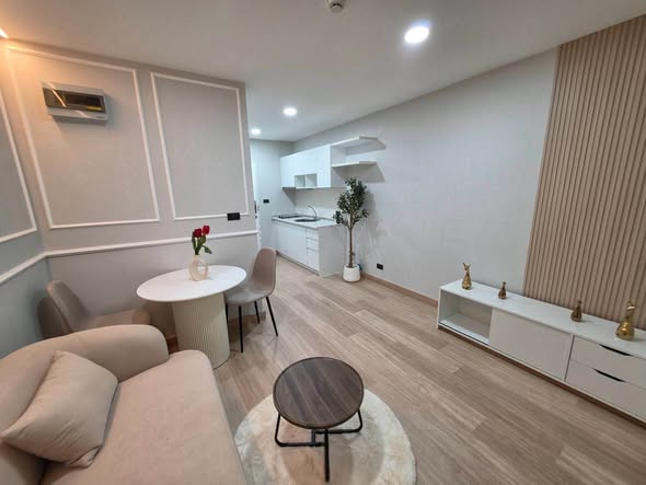 living room and bathroom of Metro Park Sathorn 3C