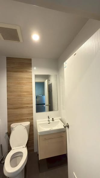 bathroom of Metro Sky Wutthakat