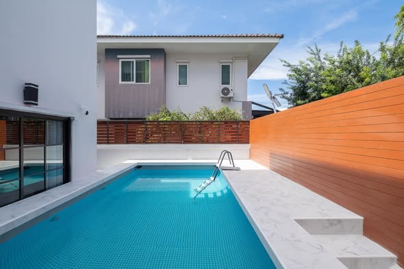 pool of Modern Life Townhome @ ห้วยขวาง